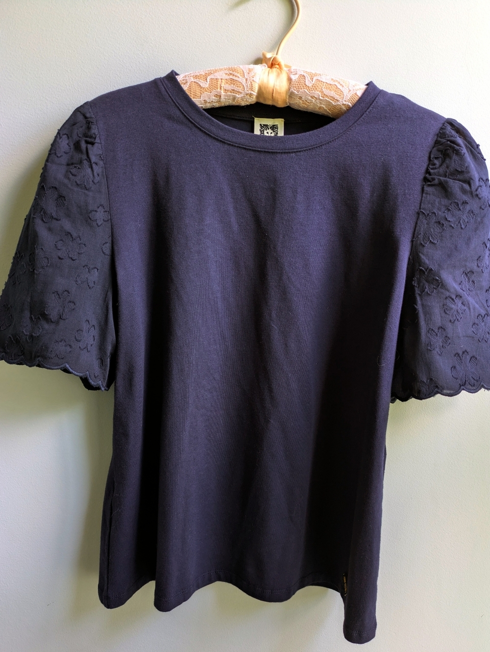 NWT..Anne Klein Classic Navy Puff Lace Sleeve Tee Size Medium Petite